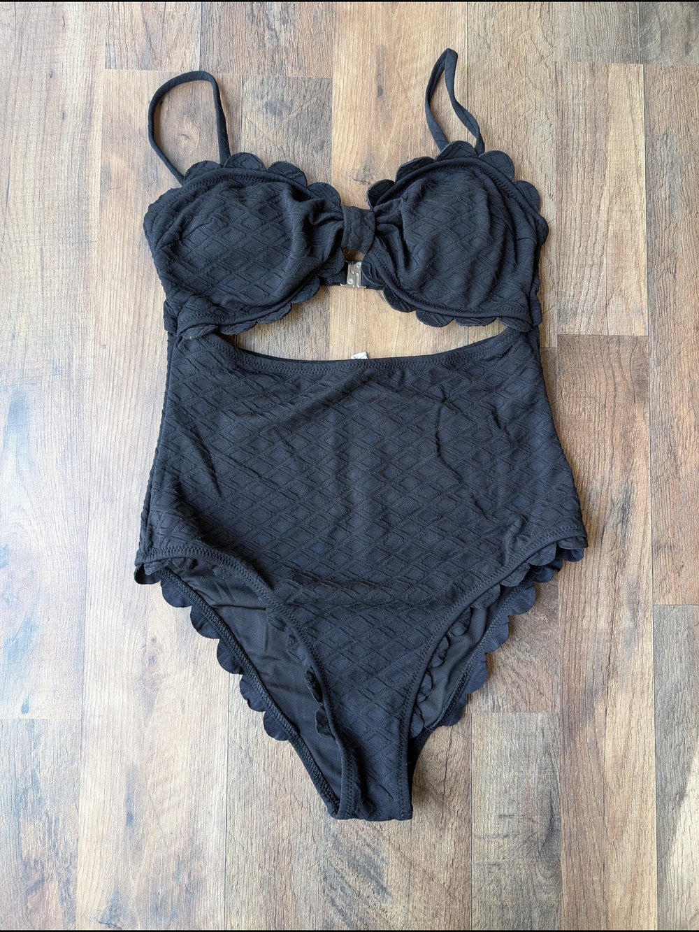 Cupshe Black Cutout Scalloped One-Piece Swimsuit